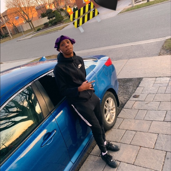 Meet your Posher, Deandre - Picture 1 of 1